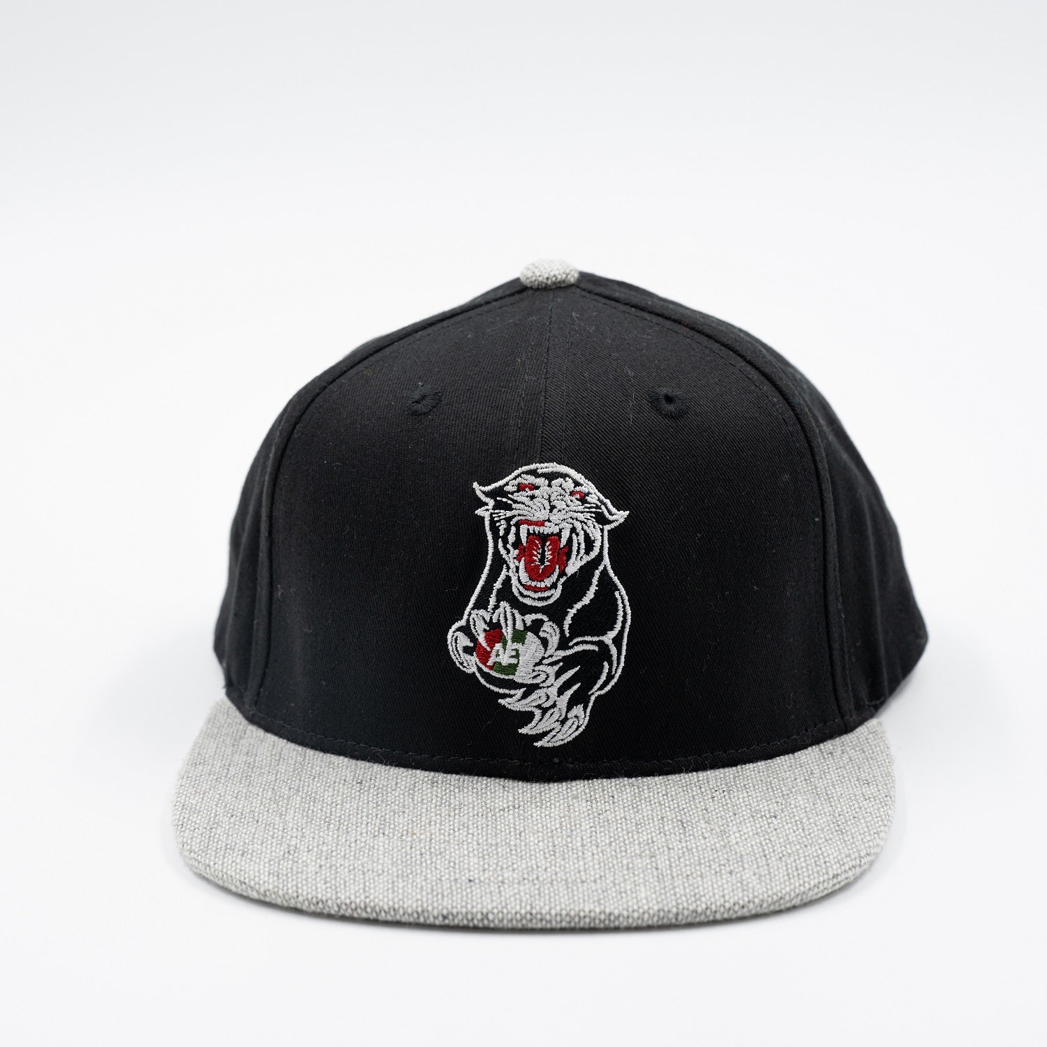 Schwarze Snapback-Cap mit Retro-Panther und grauem Schirm
