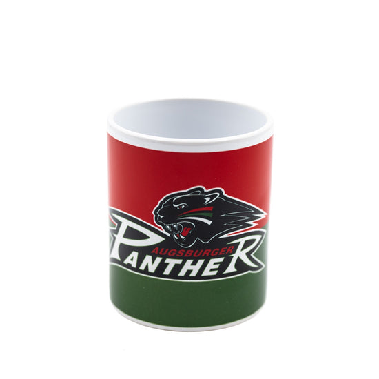 Tasse mit rot-grünem Hintergrund, auf welchem im Vordergrund das Pantherlogo abgebildet ist